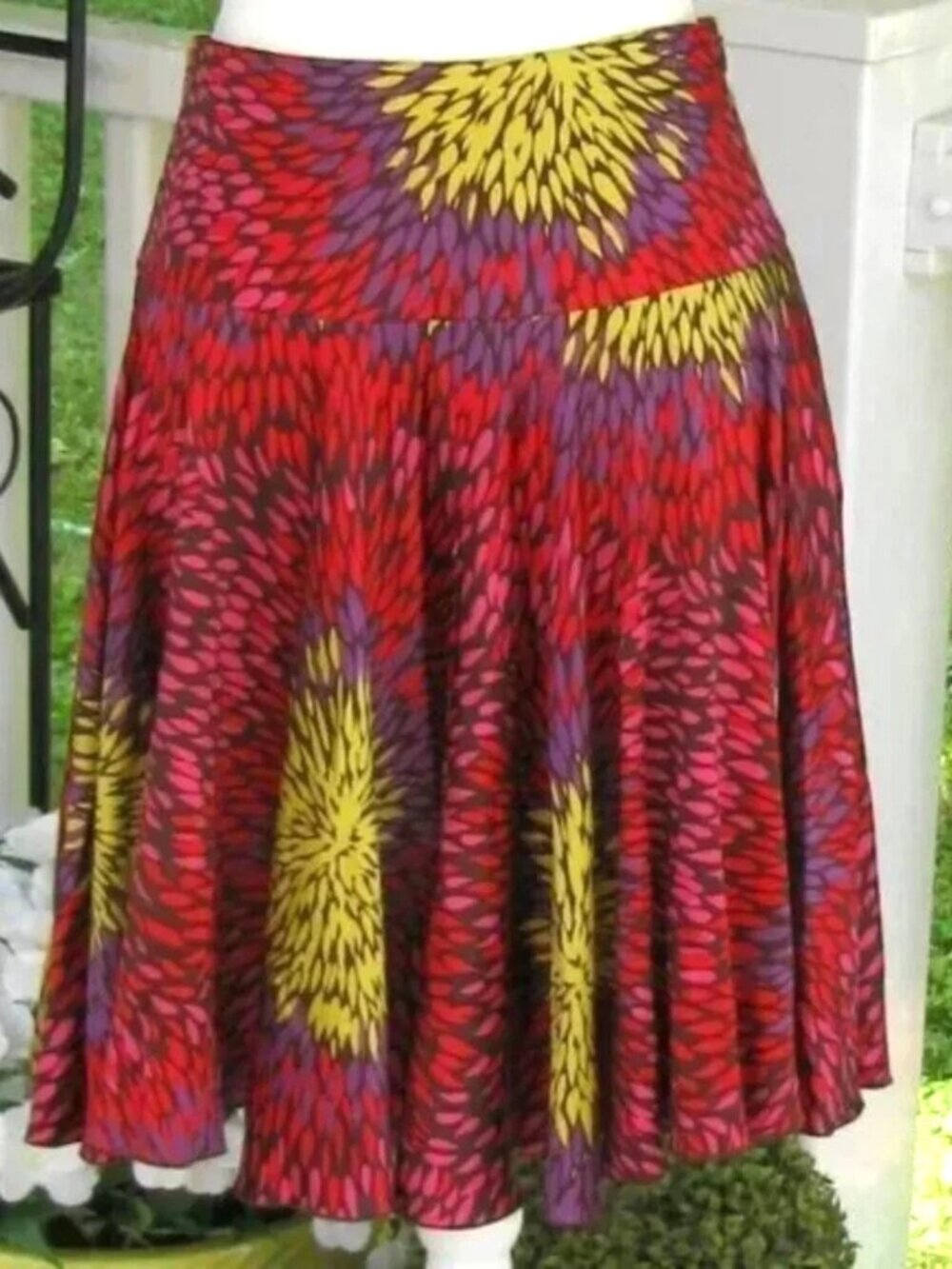 Trina Turk Los Angeles Size 2 colorful soft silk skirt luxury style
